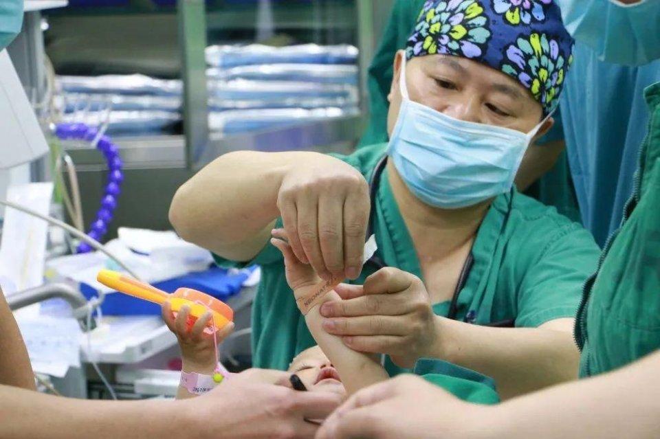 威宁妇婴监护型护送